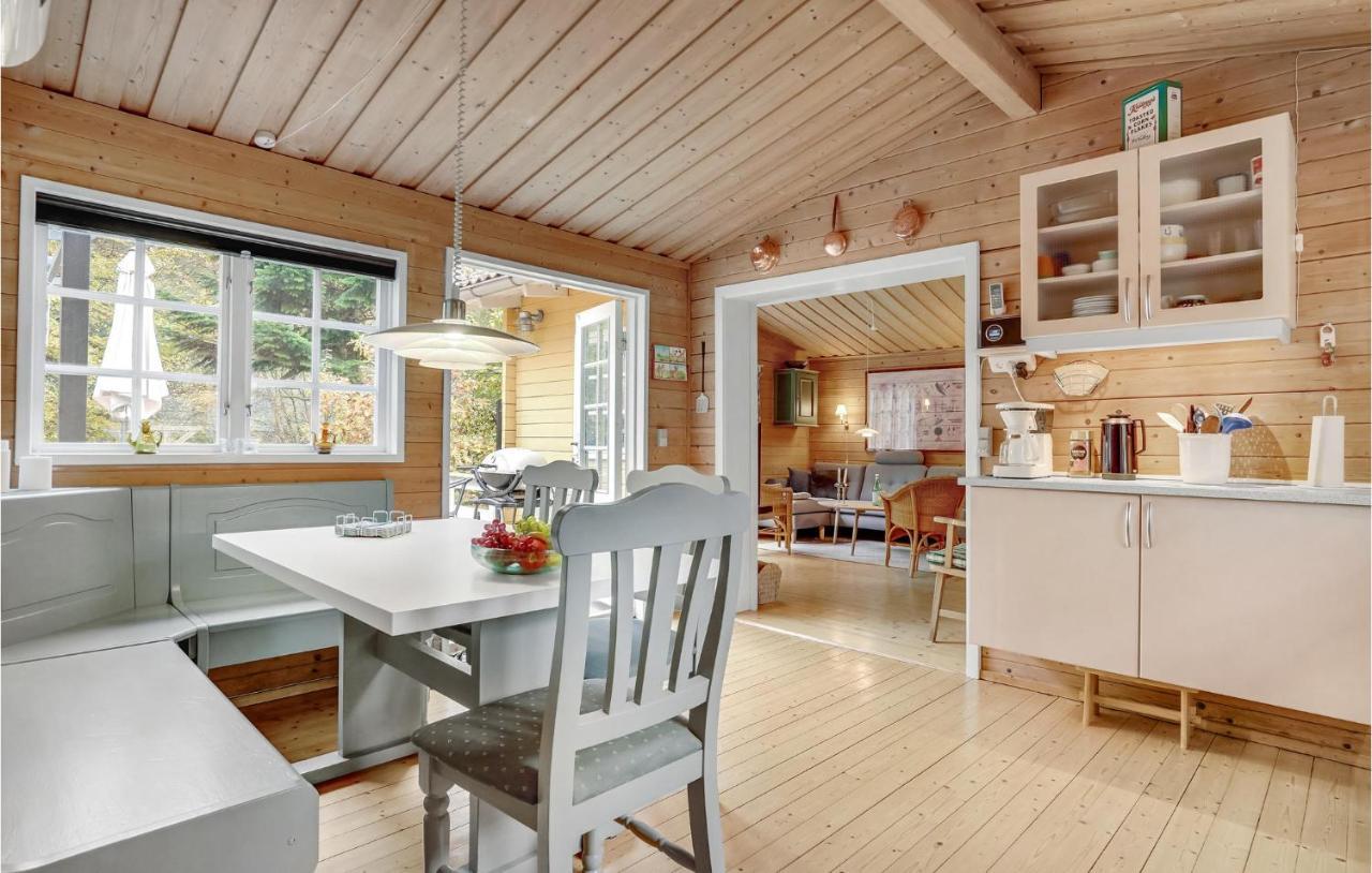 3 Bedroom Cozy Home In Borkop Bagian luar foto