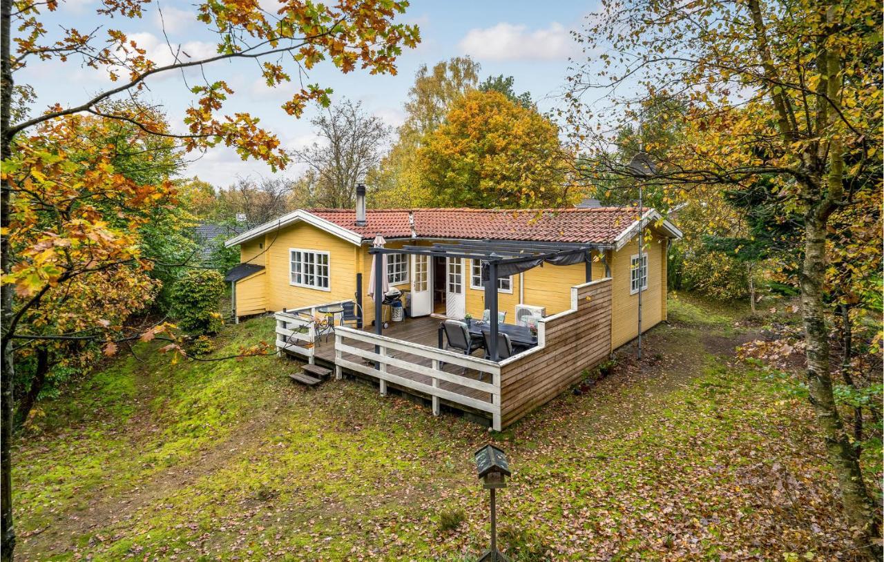 3 Bedroom Cozy Home In Borkop Bagian luar foto