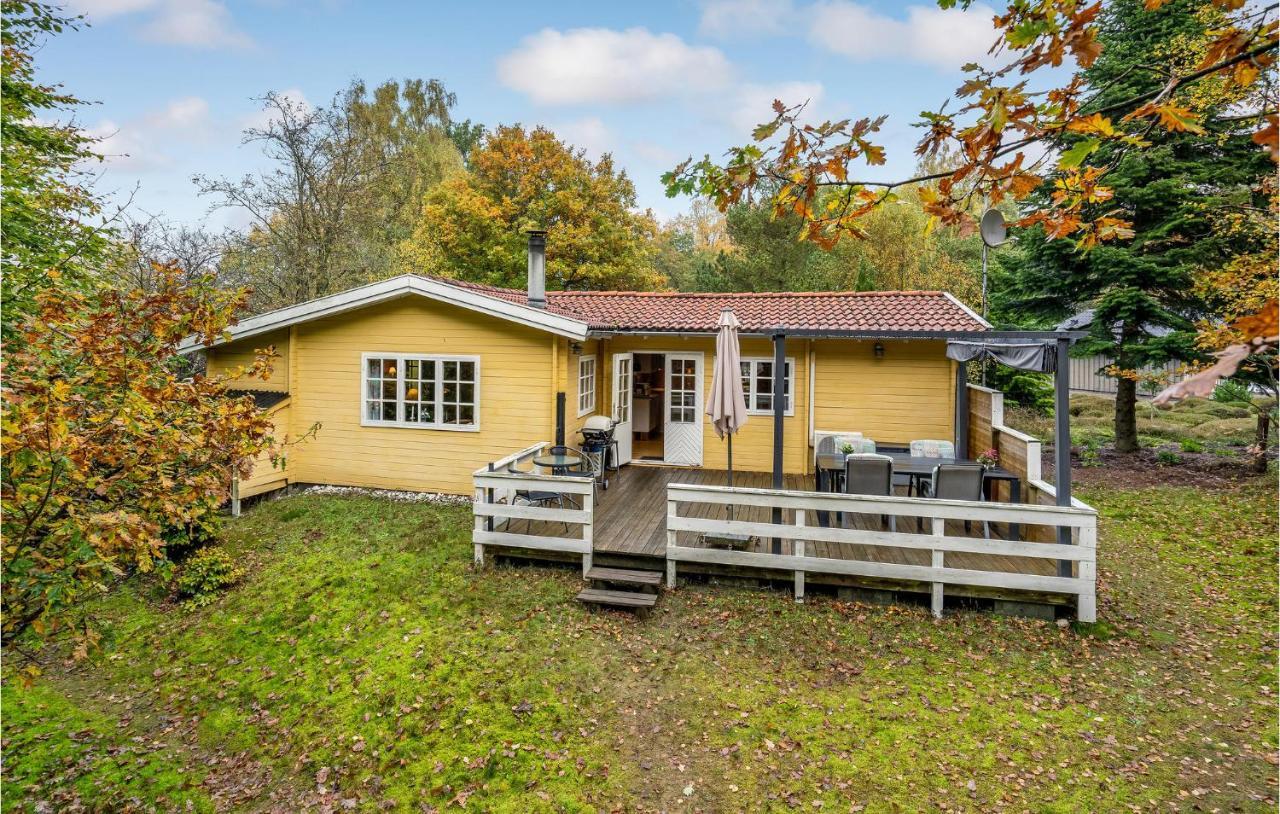3 Bedroom Cozy Home In Borkop Bagian luar foto